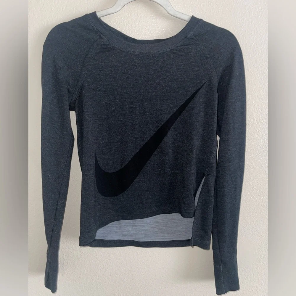 Nike Dri Fit Cropped‎ Long Sleeve Crewneck Size XS